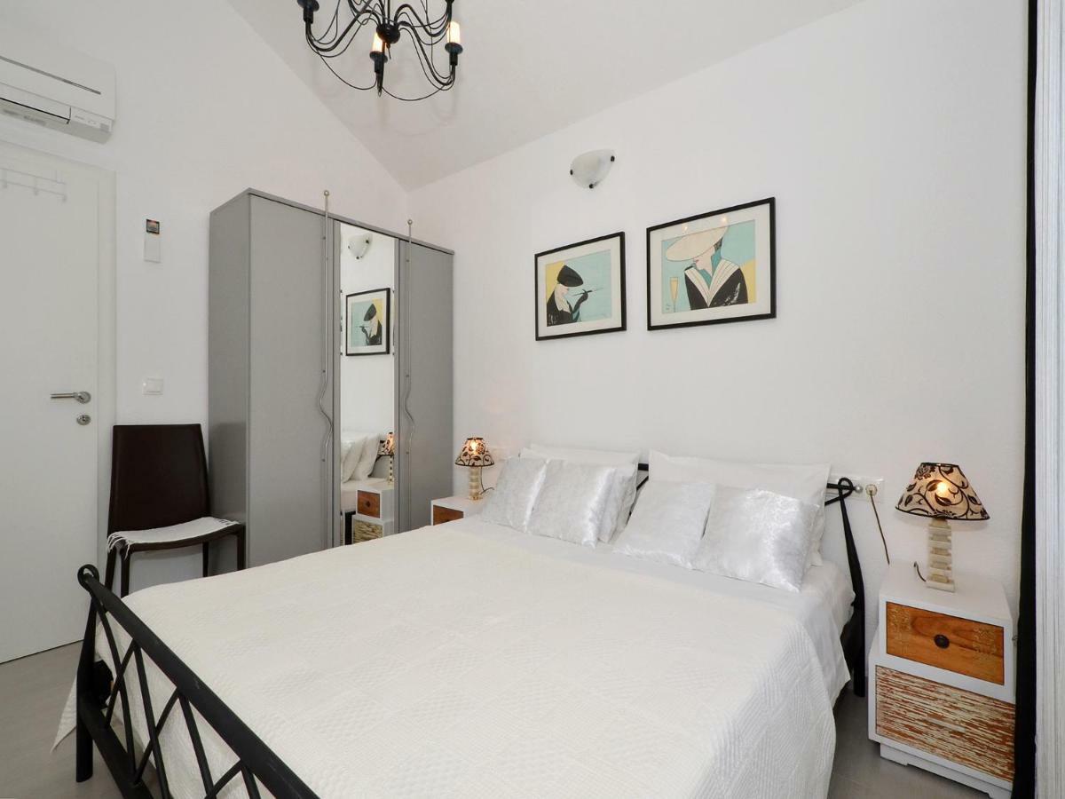 Dondras Residence Trogir Exterior foto